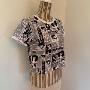 Vintage Y2K Vibe N Cropped Top Tee Newspaper Women’s S